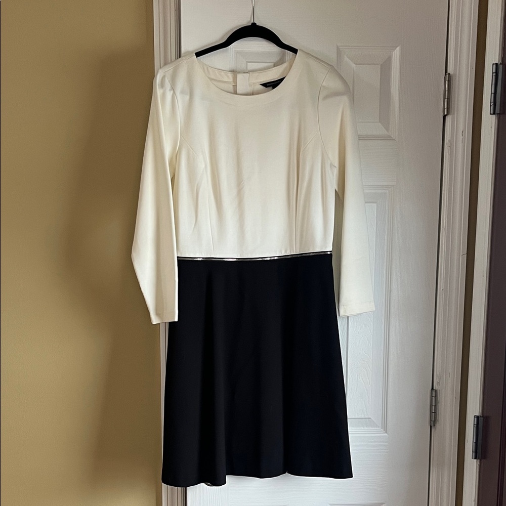 Banana Republic Black and Cream Long Sleeve Dress